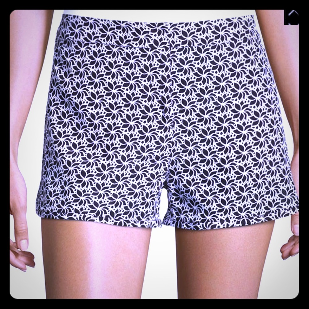 Diane von Furstenberg Tiffany black floral shorts